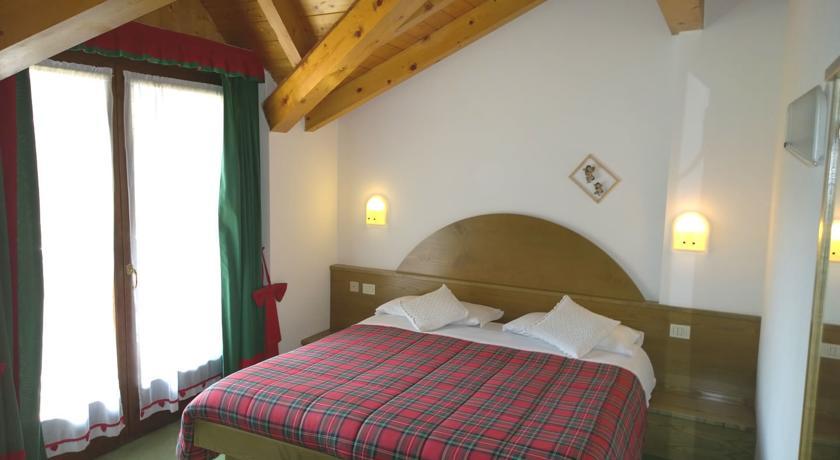 LA FELCE B&B Hotel Carisolo Zimmer foto